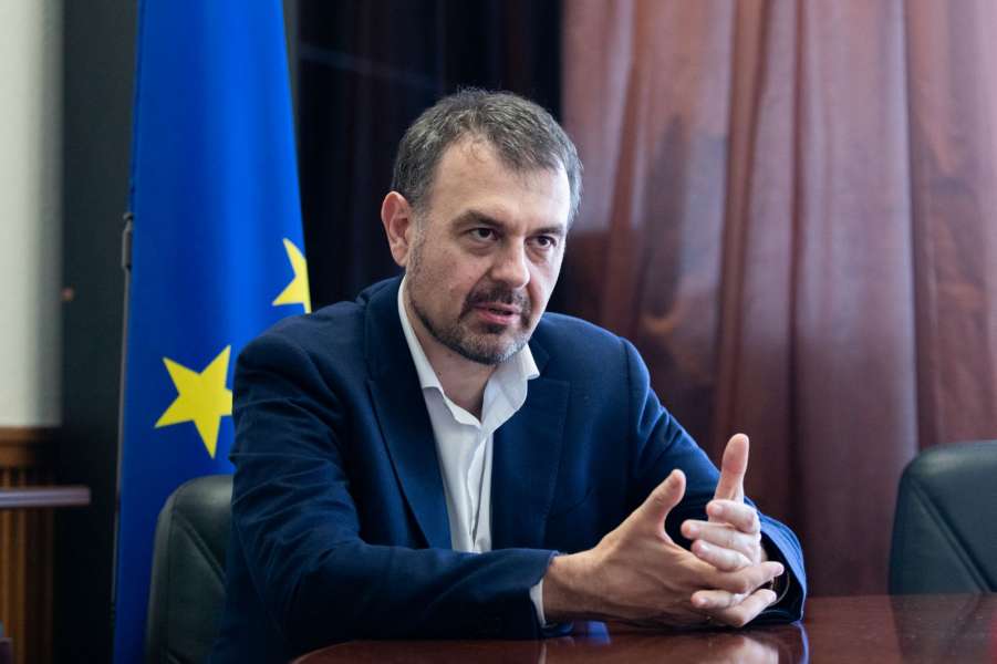 Данило Гетманцев: «Закон про оподаткування маркетплейсів знижує податкову ставку та стимулює перехід до офіційної зайнятості»